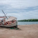 Рыбалка с лодки: выбор лодки, эхолот, якорь, снасти и тактика по сезонам