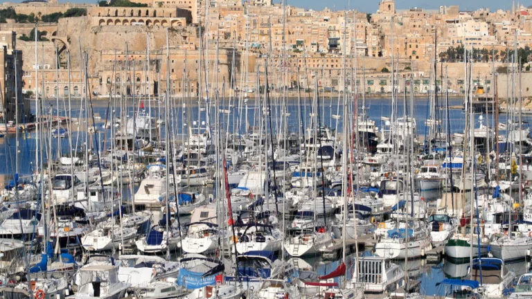 Марина — что это такое и чем она полезна владельцу лодки